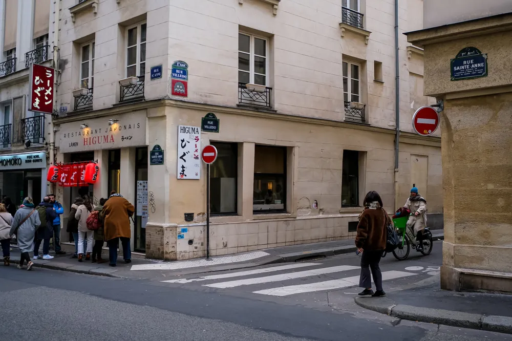 rue sainte-anne paris restaurant